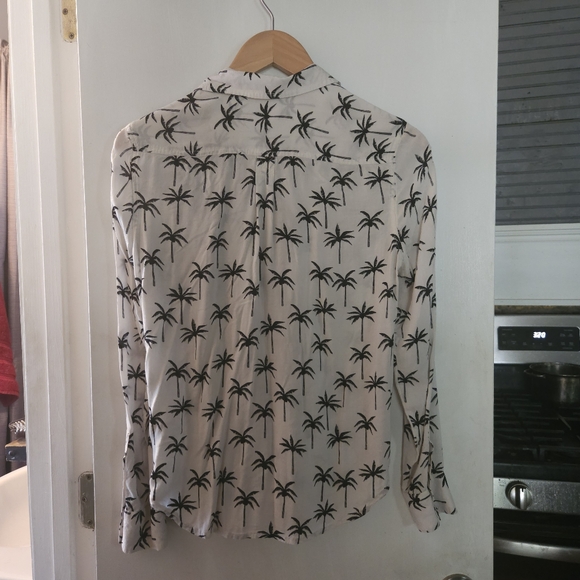 Bblack and white long sleeve button up shirt - Picture 2 of 3